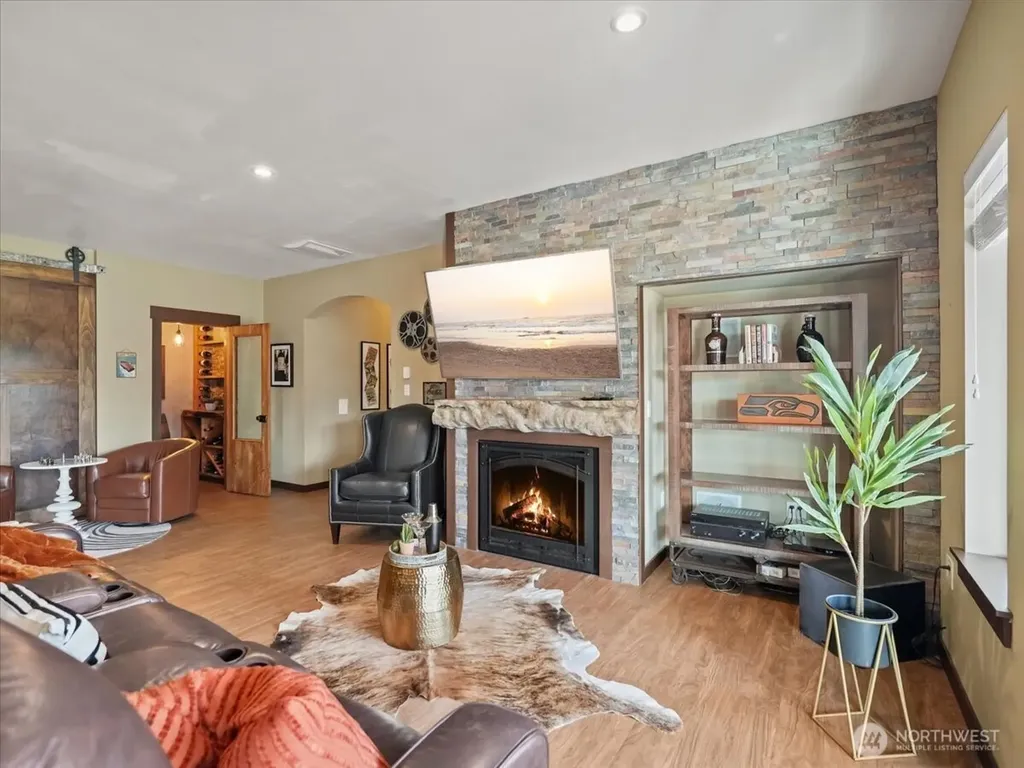 3231 Deer Island Drive E Lake Tapps WA 98391