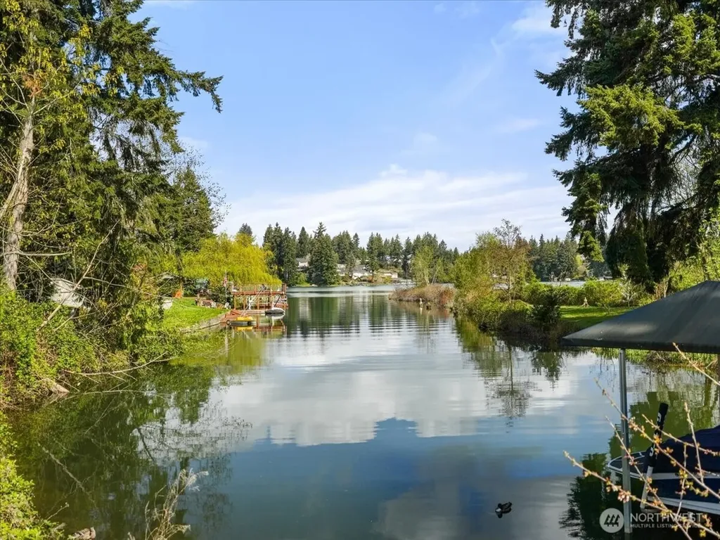 3231 Deer Island Drive E Lake Tapps WA 98391