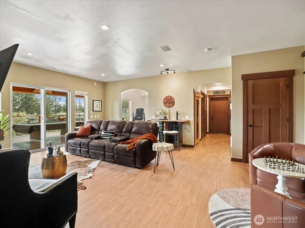 3231 Deer Island Drive E Lake Tapps WA 98391