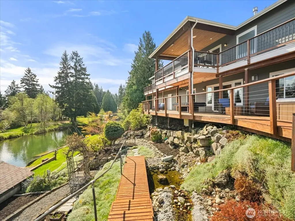 3231 Deer Island Drive E Lake Tapps WA 98391