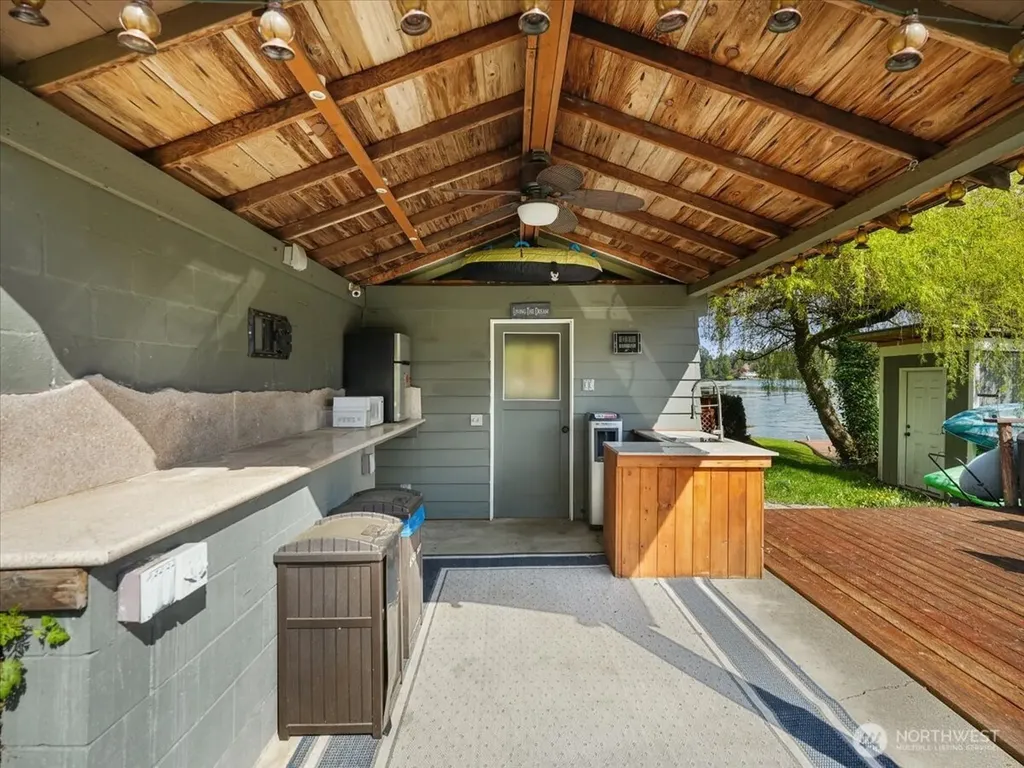 3231 Deer Island Drive E Lake Tapps WA 98391