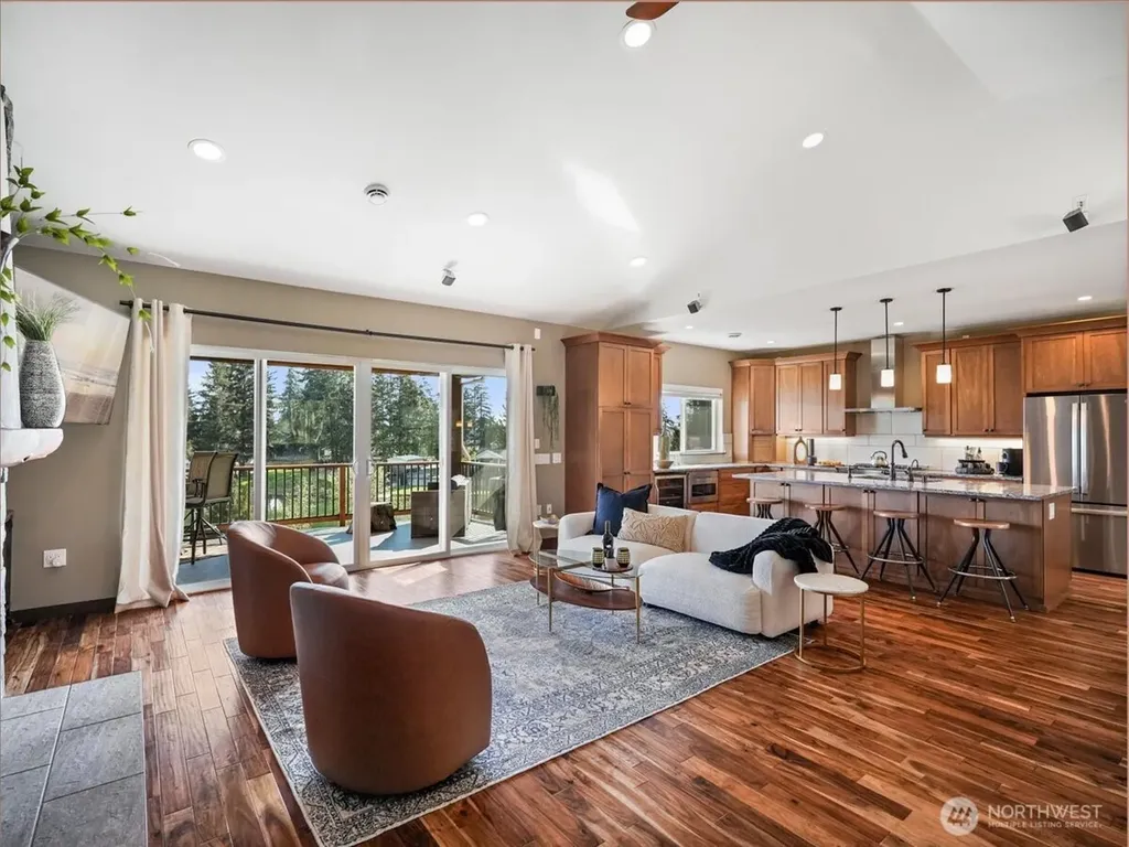 3231 Deer Island Drive E Lake Tapps WA 98391