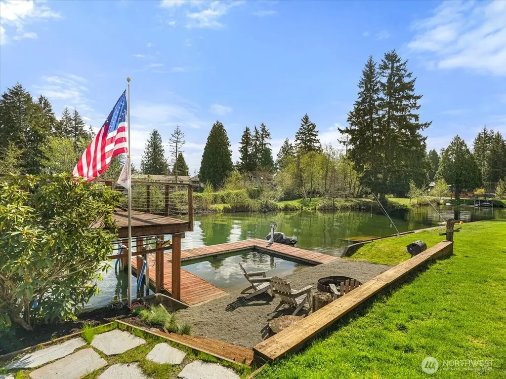 3231 Deer Island Drive E Lake Tapps WA 98391