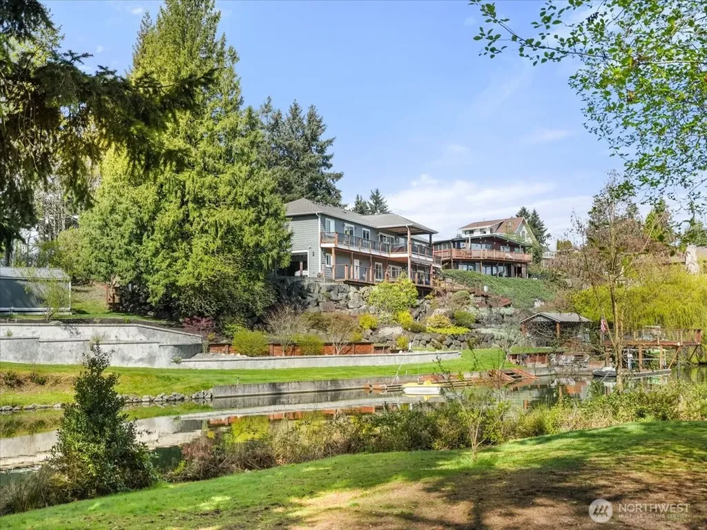 3231 Deer Island Drive E Lake Tapps WA 98391