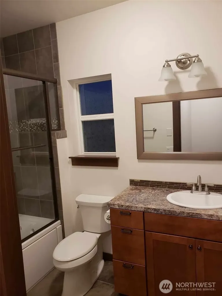 3231 Deer Island Drive E Lake Tapps WA 98391