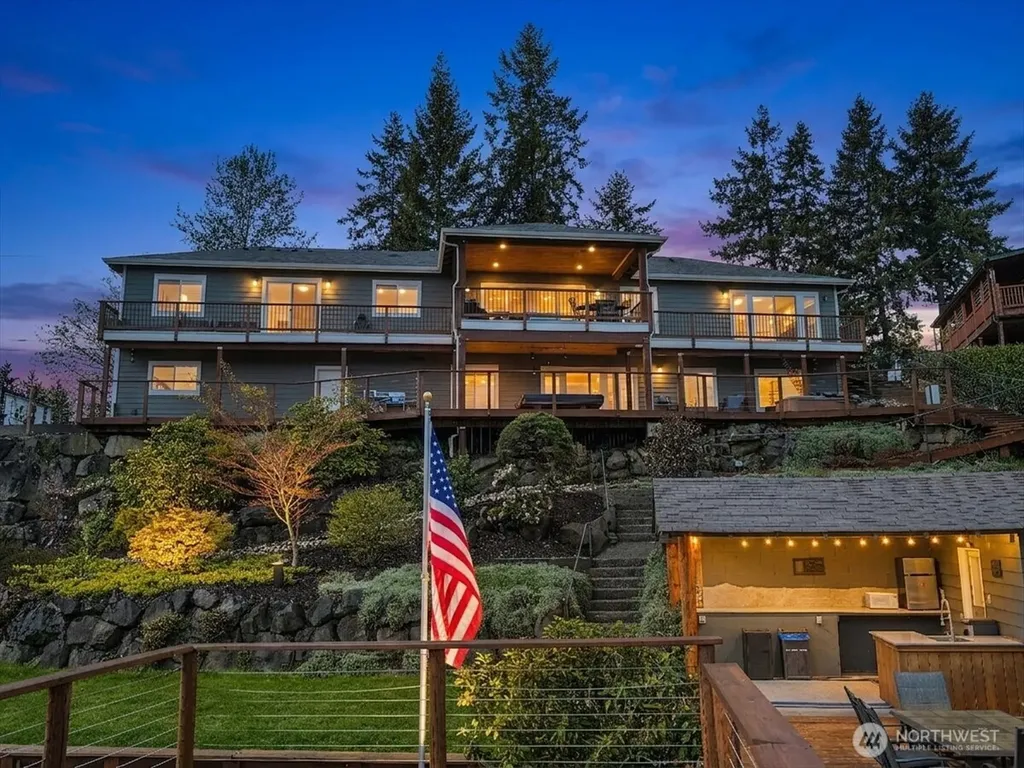 3231 Deer Island Drive E Lake Tapps WA 98391
