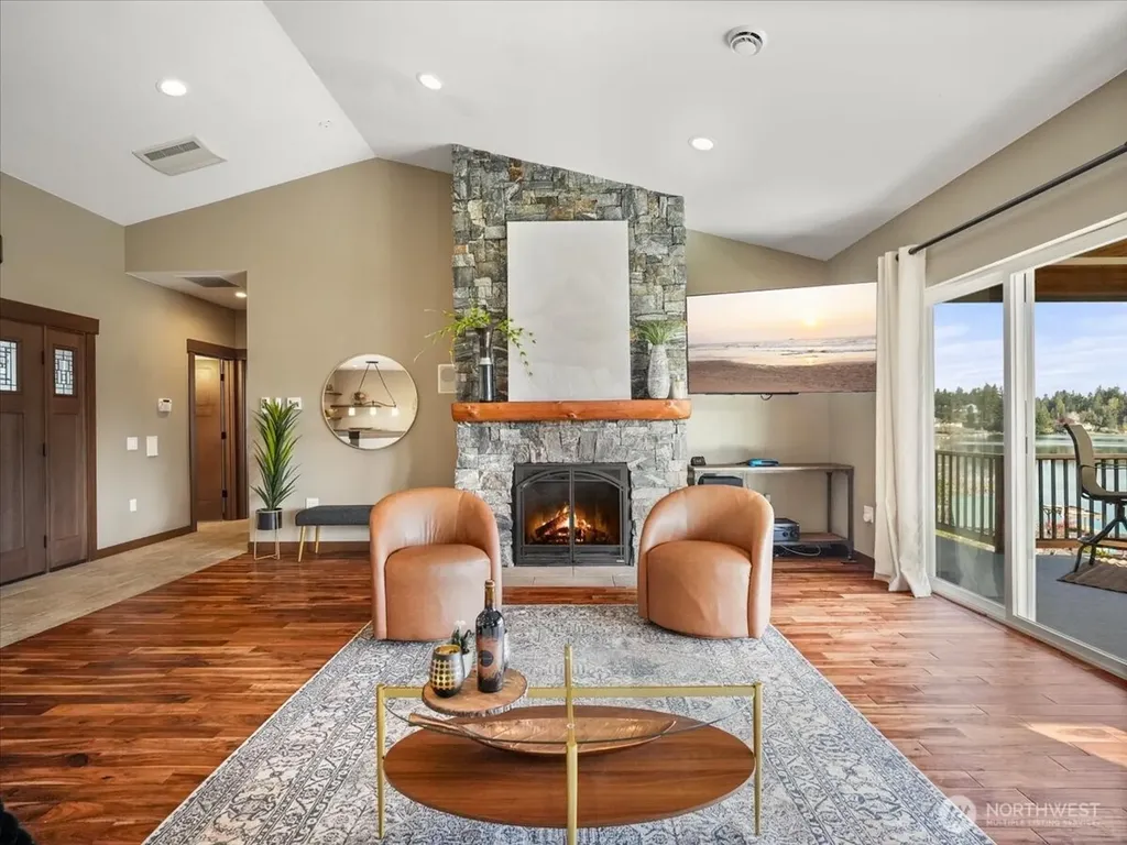 3231 Deer Island Drive E Lake Tapps WA 98391
