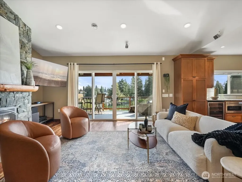 3231 Deer Island Drive E Lake Tapps WA 98391