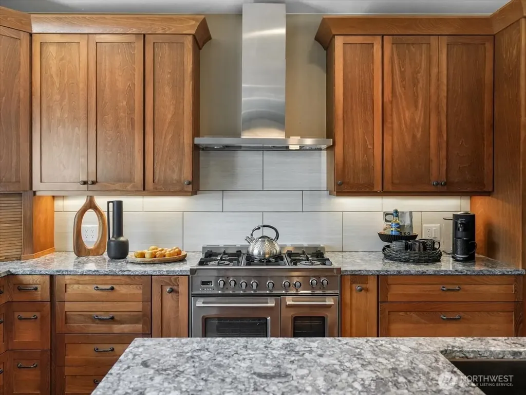 3231 Deer Island Drive E Lake Tapps WA 98391