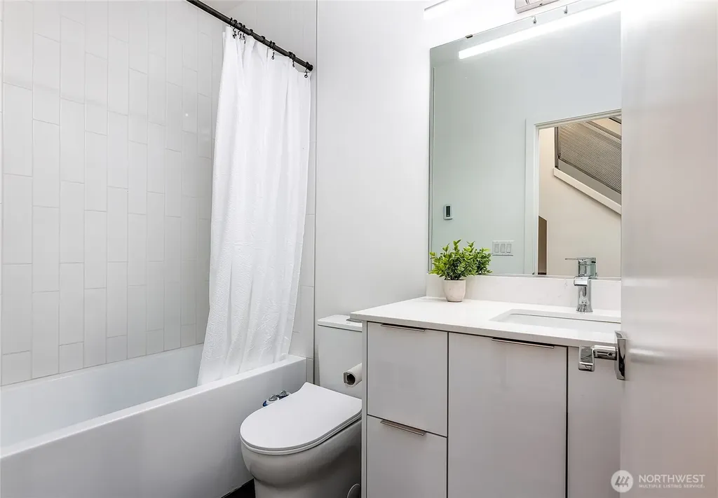 6307 34th Avenue SW Seattle WA 98126