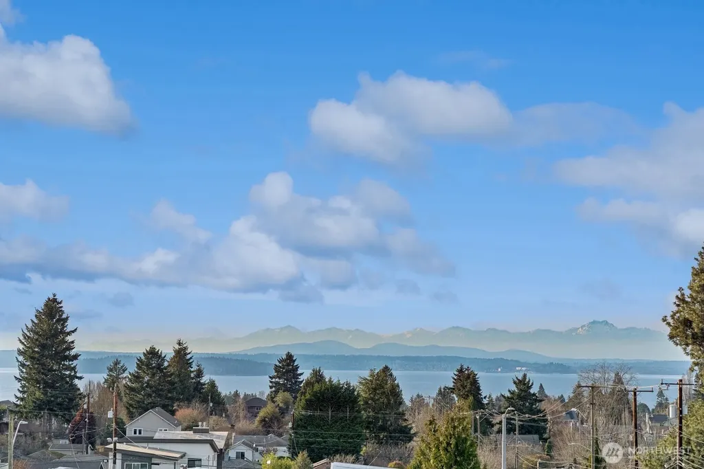 6307 34th Avenue SW Seattle WA 98126
