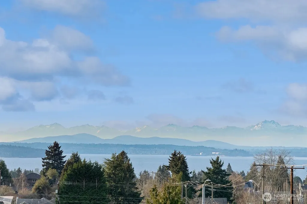 6307 34th Avenue SW Seattle WA 98126