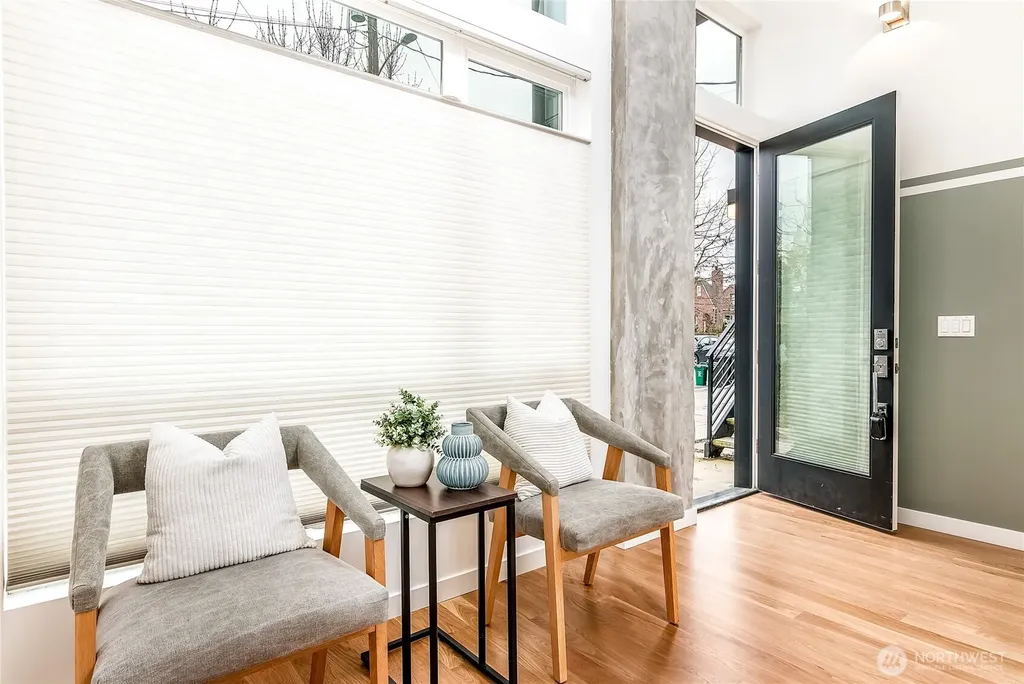 6307 34th Avenue SW Seattle WA 98126