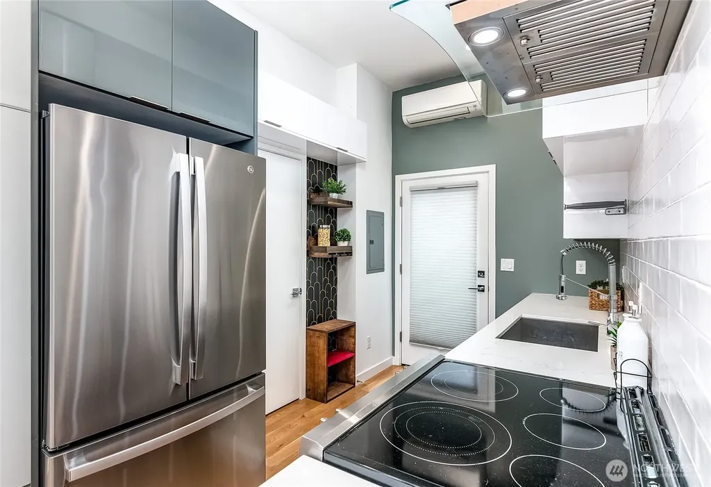 6307 34th Avenue SW Seattle WA 98126