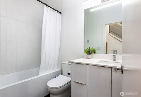 6307 34th Avenue SW Seattle WA 98126