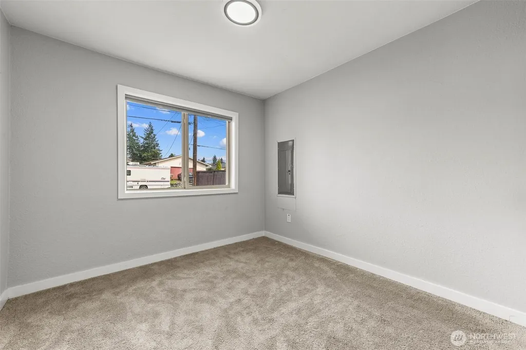 1782 S 44th Street Tacoma WA 98418