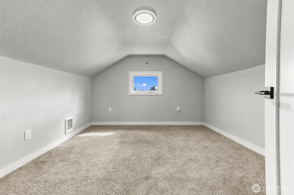 1782 S 44th Street Tacoma WA 98418