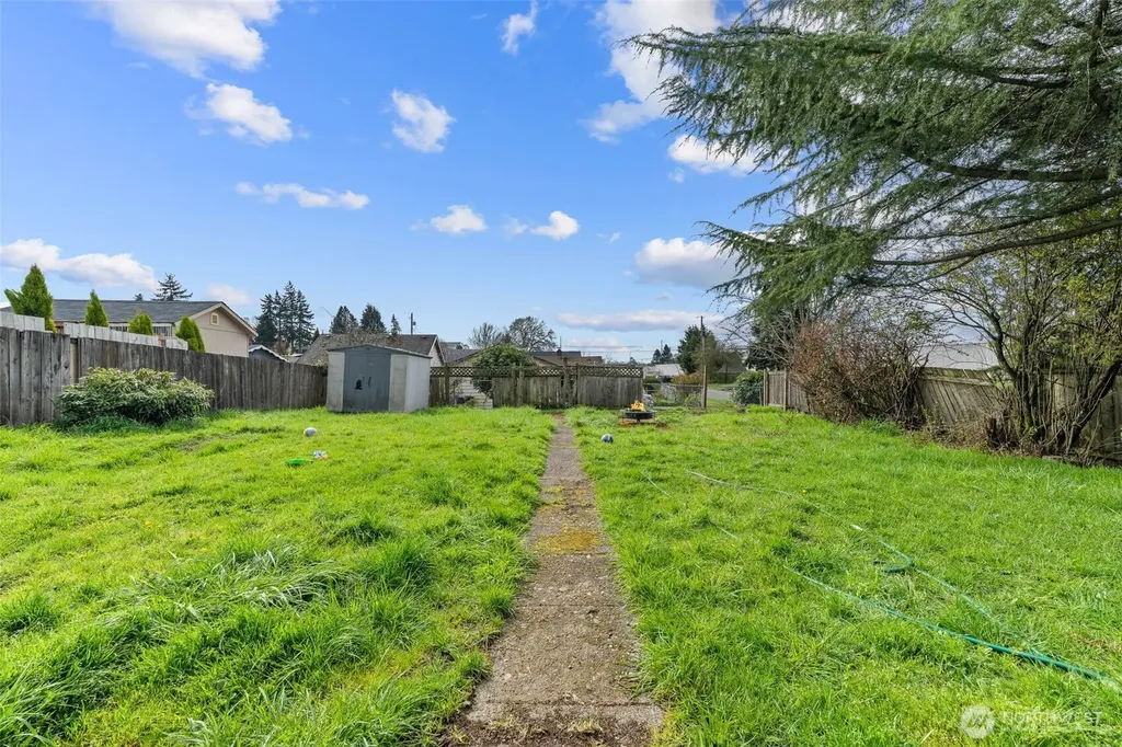 1782 S 44th Street Tacoma WA 98418