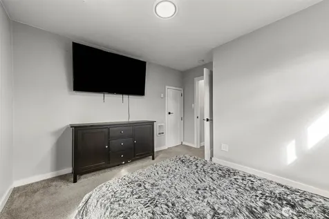 1782 S 44th Street Tacoma WA 98418
