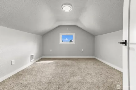 1782 S 44th Street Tacoma WA 98418
