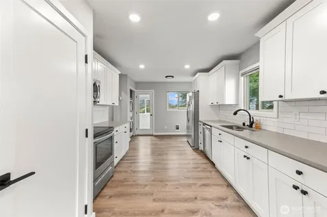 1782 S 44th Street Tacoma WA 98418