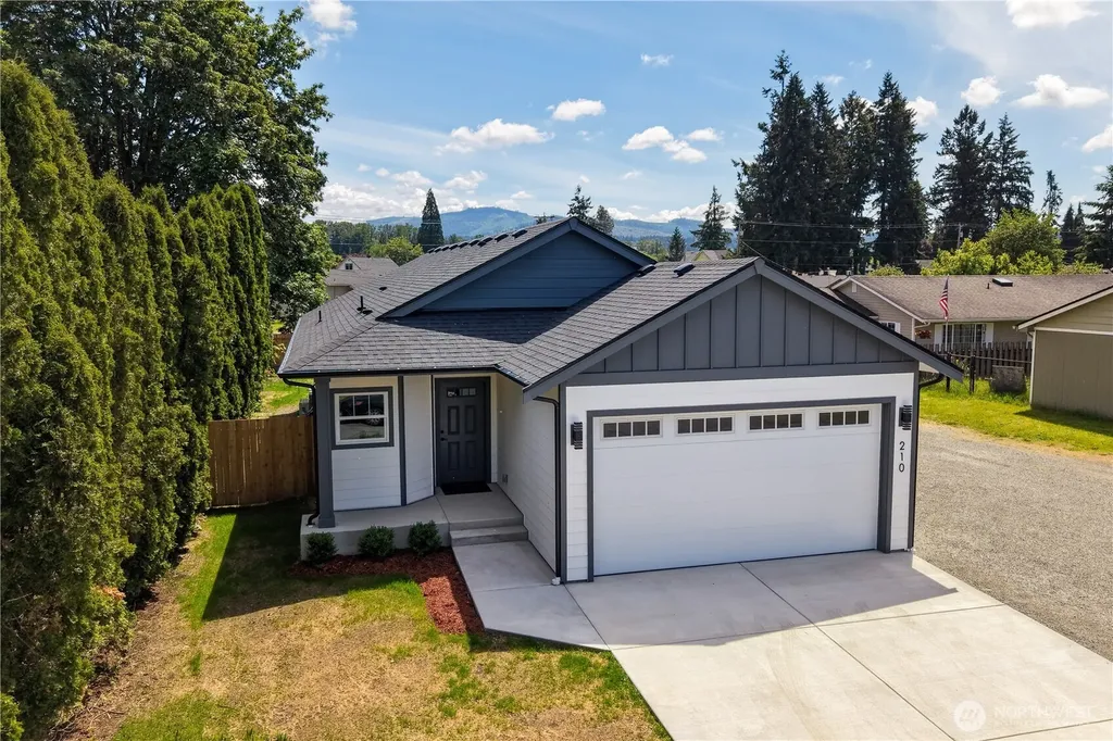 210 Silver Lane SE Orting WA 98360