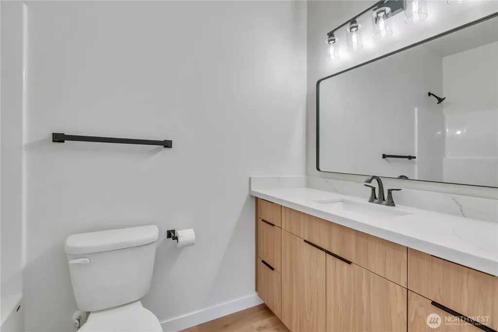 210 Silver Lane SE Orting WA 98360