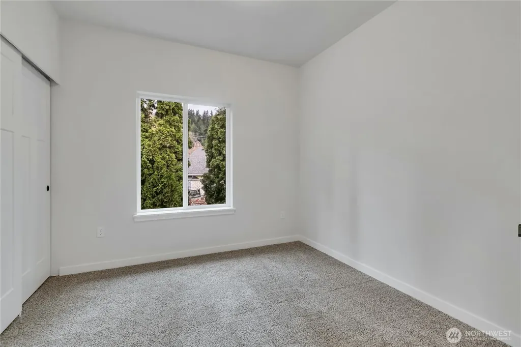 210 Silver Lane SE Orting WA 98360