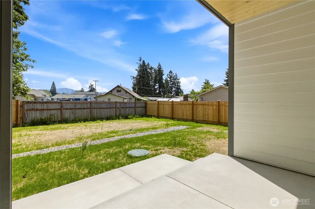 210 Silver Lane SE Orting WA 98360