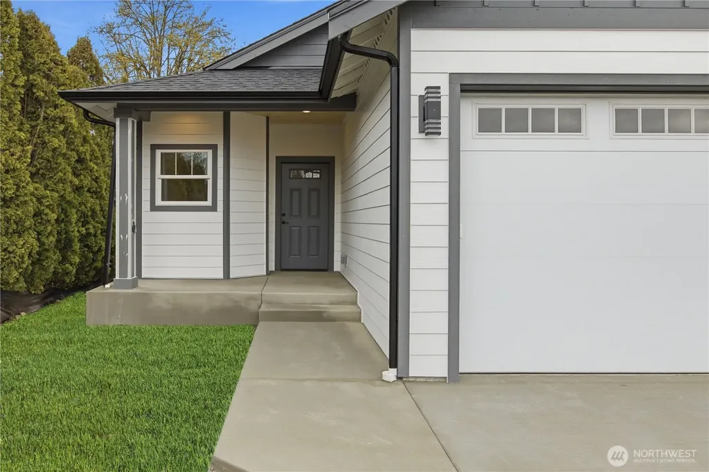 210 Silver Lane SE Orting WA 98360