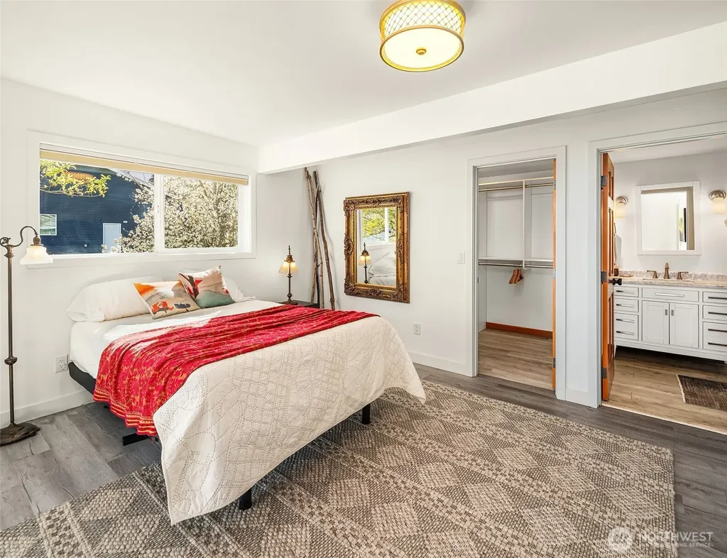 27518 Sandy Shores Drive SW Vashon WA 98070