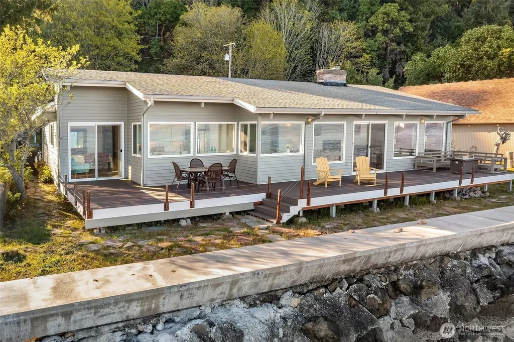 27518 Sandy Shores Drive SW Vashon WA 98070