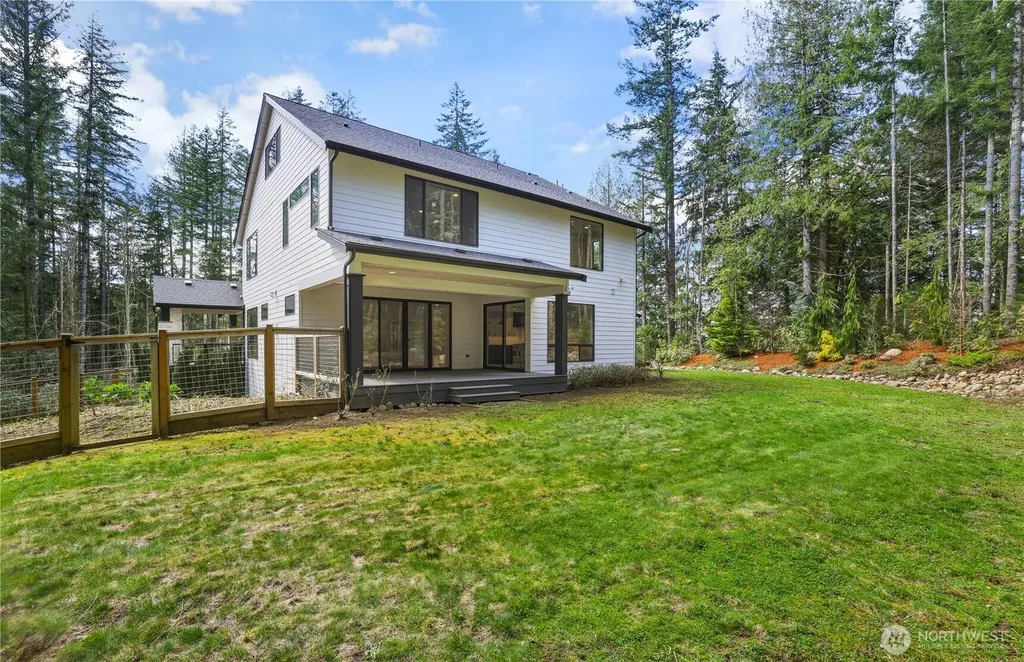 29816 SE Lake Retreat North Drive Ravensdale WA 98051