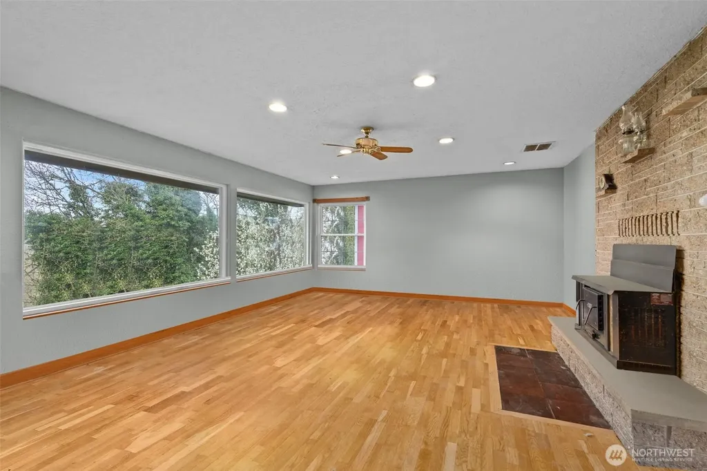 105 Island View Lane Kelso WA 98626