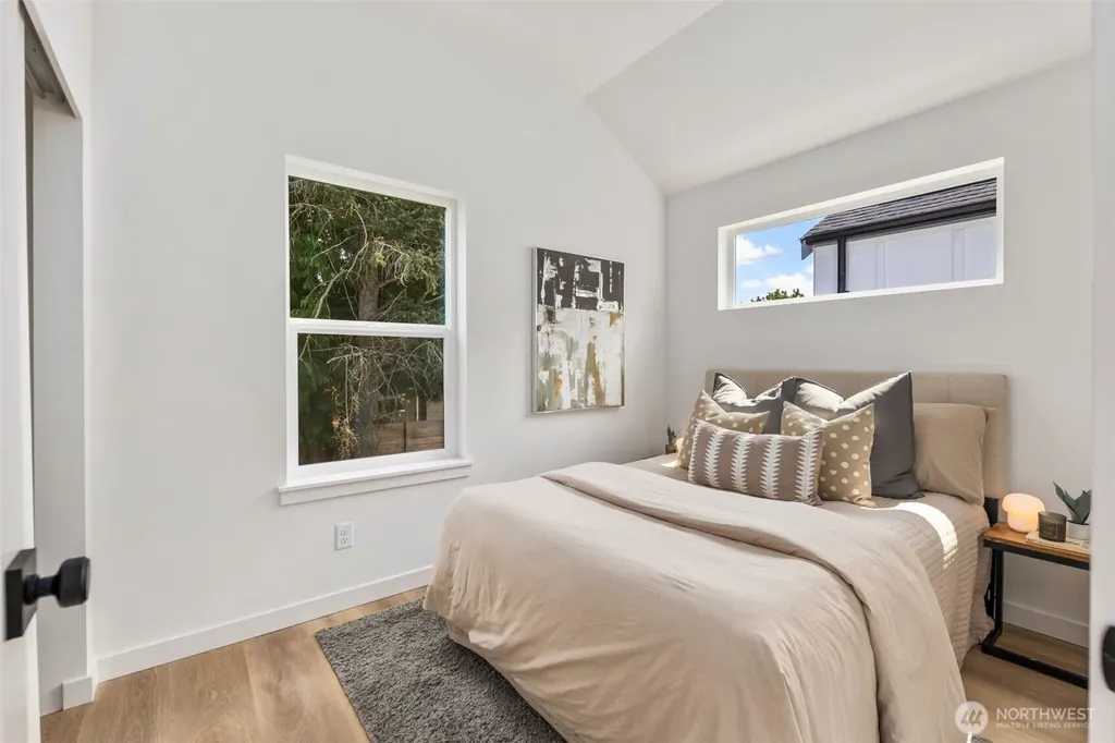 806 S Rose Street Seattle WA 98108