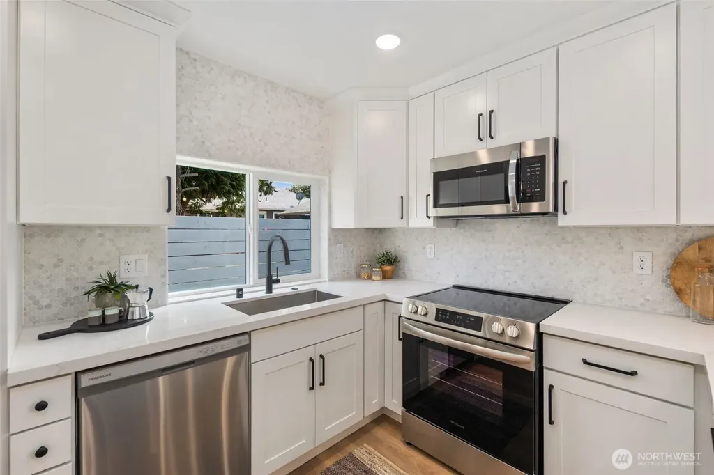 806 S Rose Street Seattle WA 98108