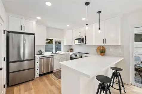 806 S Rose Street Seattle WA 98108