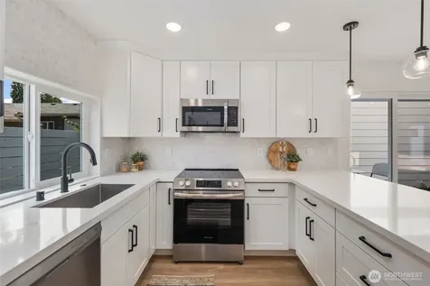 806 S Rose Street Seattle WA 98108