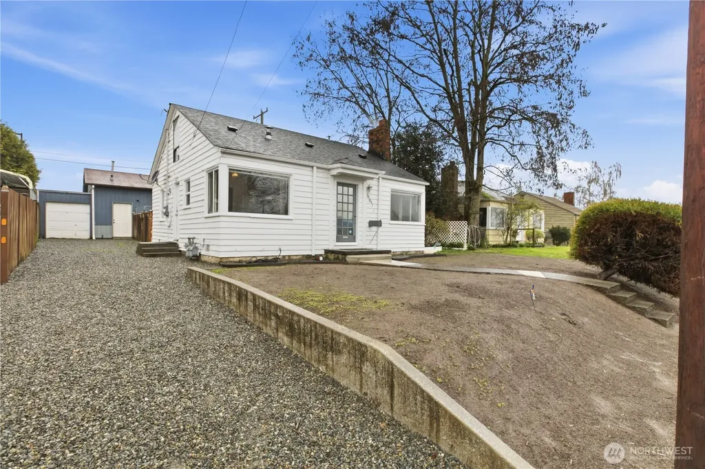 10041 15th Avenue SW Seattle WA 98146