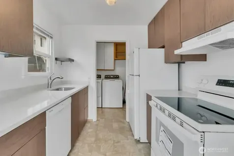 10041 15th Avenue SW Seattle WA 98146