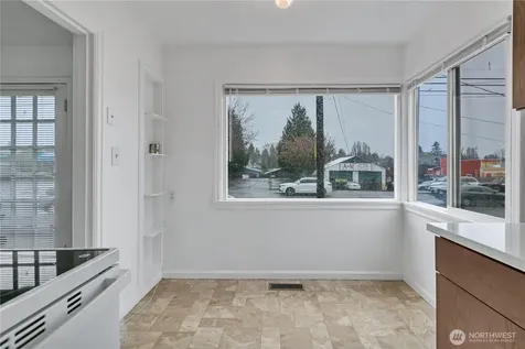 10041 15th Avenue SW Seattle WA 98146