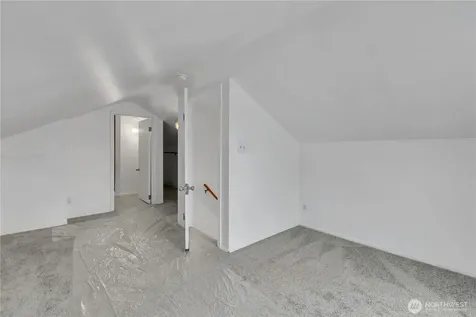 10041 15th Avenue SW Seattle WA 98146