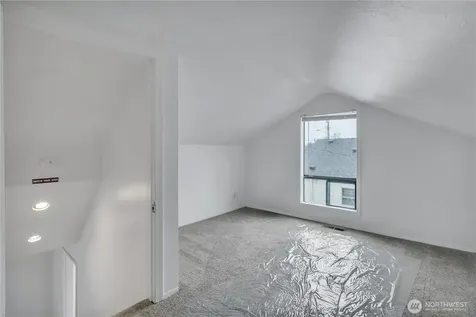 10041 15th Avenue SW Seattle WA 98146