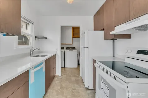 10041 15th Avenue SW Seattle WA 98146
