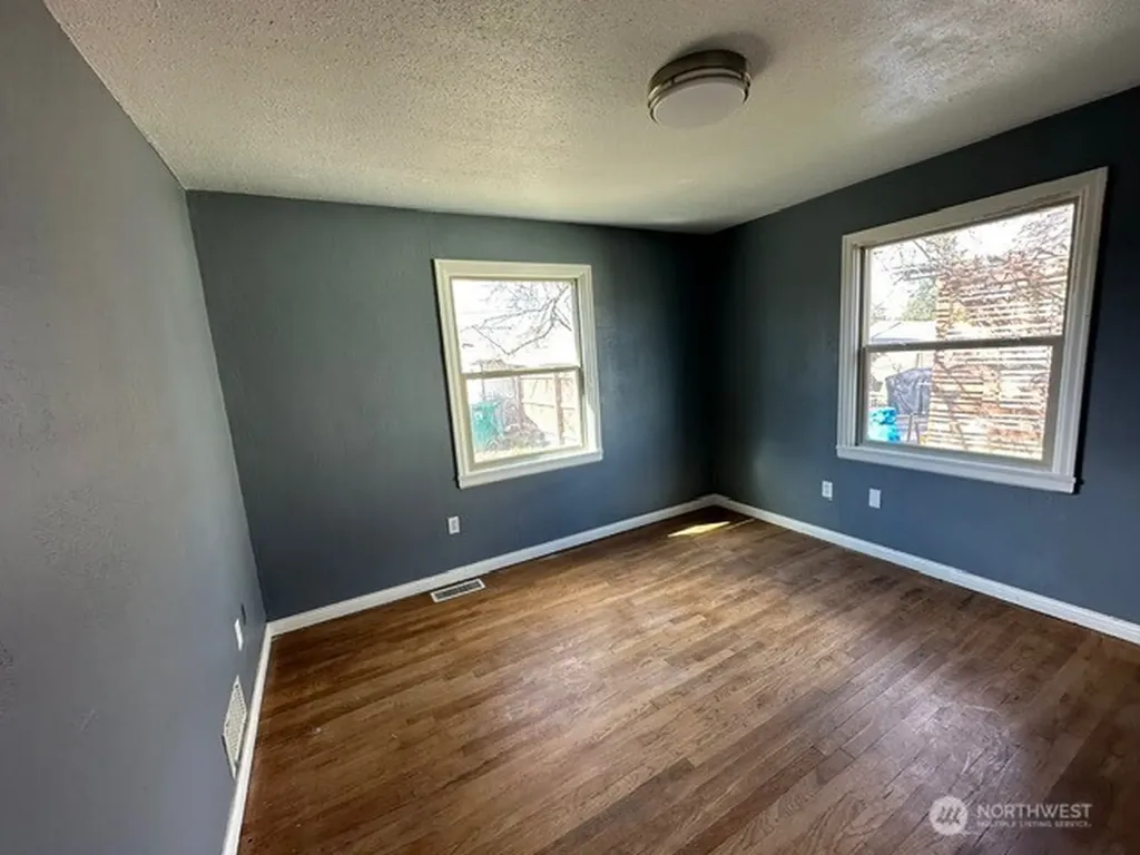 4811 N Lincoln Street Spokane WA 99205