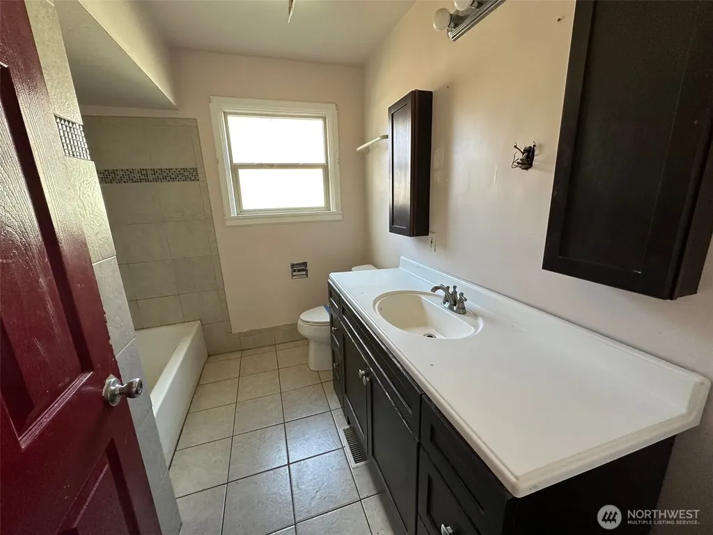 4811 N Lincoln Street Spokane WA 99205