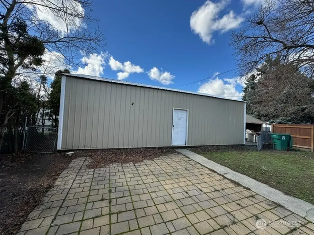 4811 N Lincoln Street Spokane WA 99205