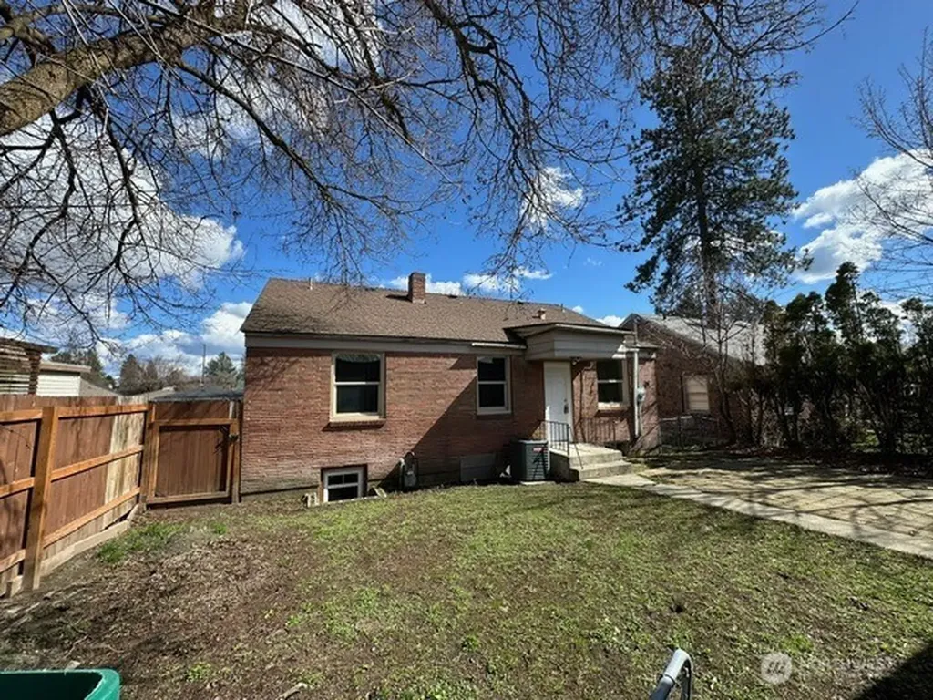 4811 N Lincoln Street Spokane WA 99205