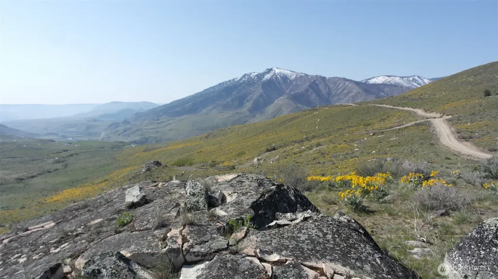 31 Cowboy Road Methow WA 98834