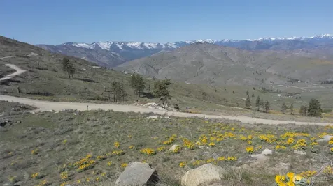 31 Cowboy Road Methow WA 98834